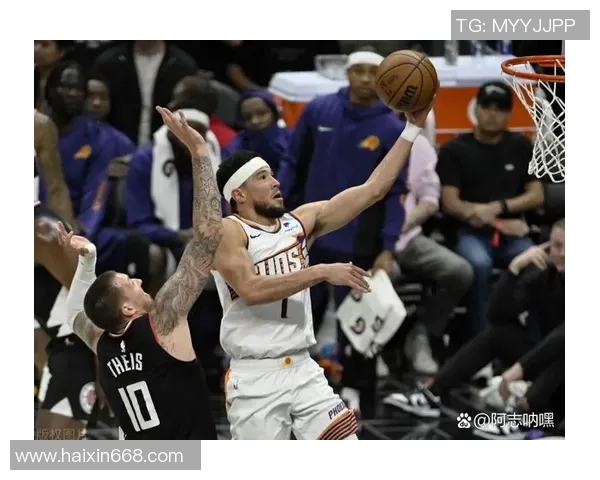 布克带领太阳客场取胜快船外线失准跌至西部倒数第二