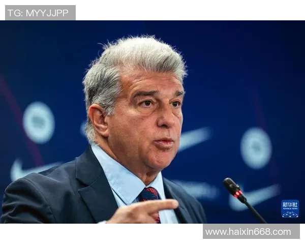 巴塞罗那足球俱乐部主席拉波尔塔亲临巴萨体育城，激励球队团结备战国家德比全力推进球队重建